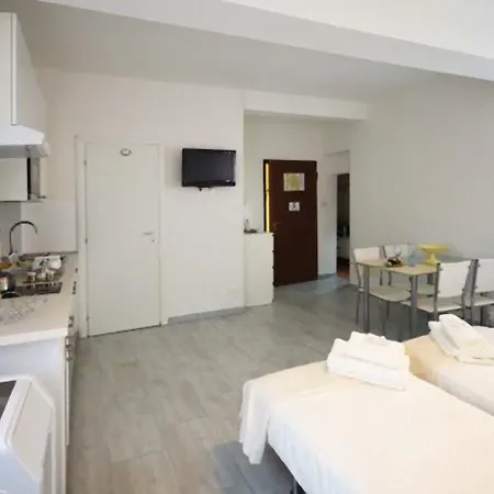 4-Tourist House Bologna-Studio - Self Check-In Apartment *