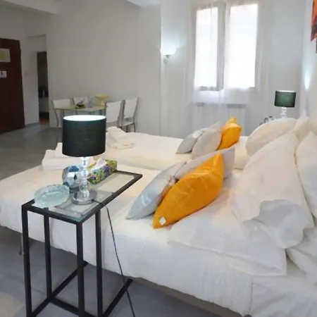 Daire 4-tourist House Bologna-studio - Self Check-in