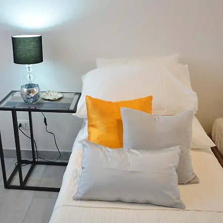 4-Tourist House Bologna-Studio - Self Check-In Apartment *