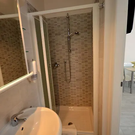 4-Tourist House Bologna-Studio - Self Check-In Apartment *