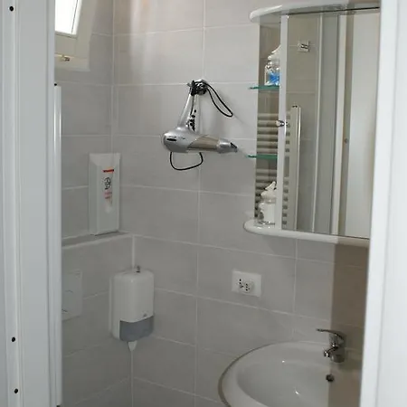 4-Tourist House Bologna-Studio - Self Check-In