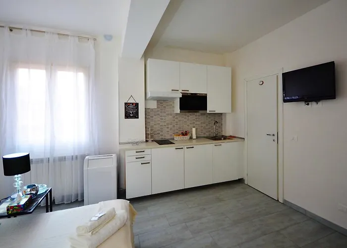 4-tourist House Bologna-studio - Self Check-in 公寓 *